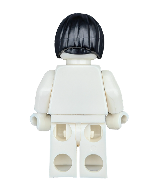 A white plastic figure from behind, fashioned as a minimalist toy with a blocky form, wears the LEGO 6155002 Wig—a black helmet-like hairpiece styled in a short bob. Its faceless design adds intrigue, making it an appealing addition to any Minifigure collection.
