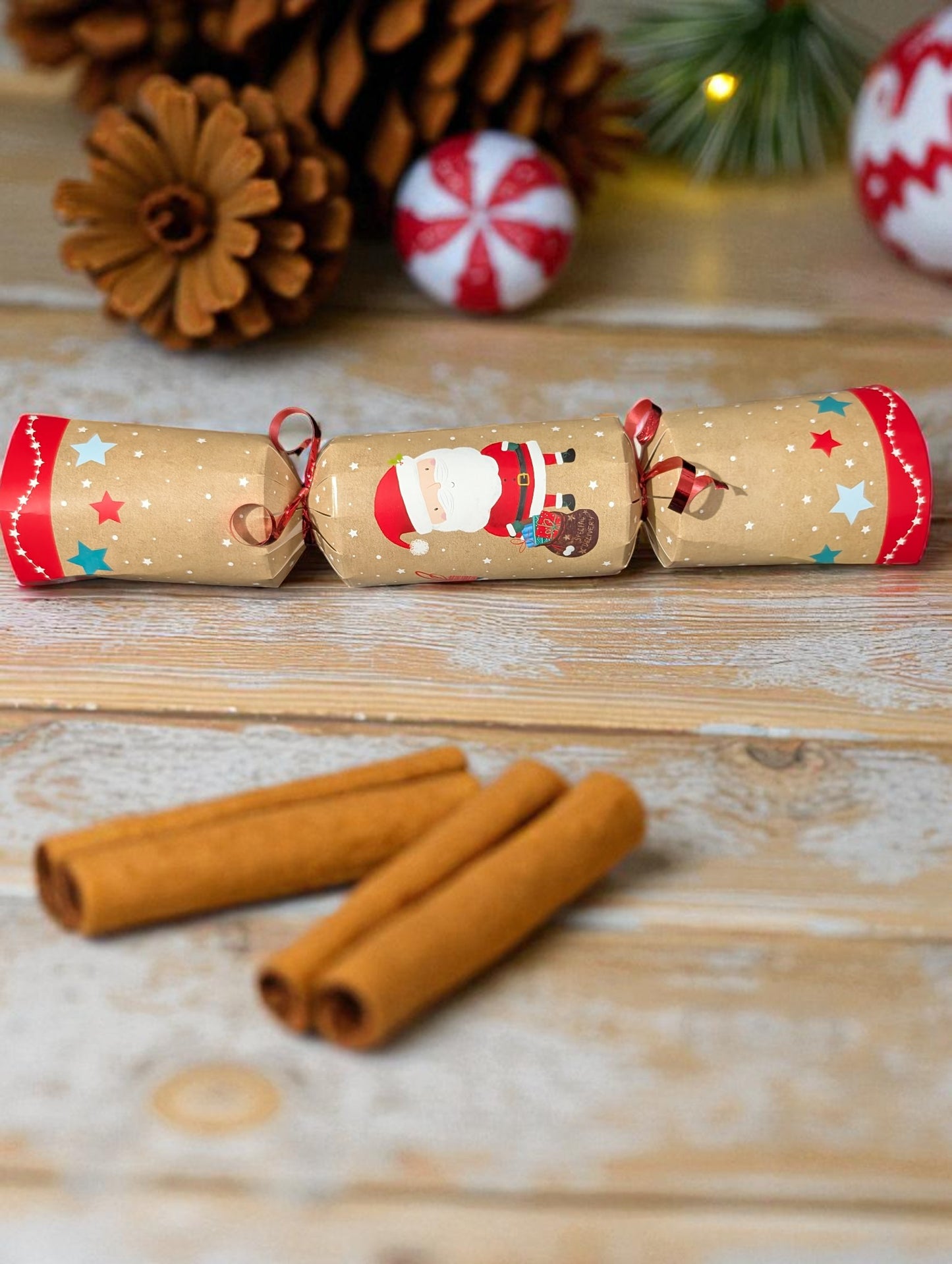 6 Deluxe Christmas Crackers with Random Football Minifigures with SNAPS!