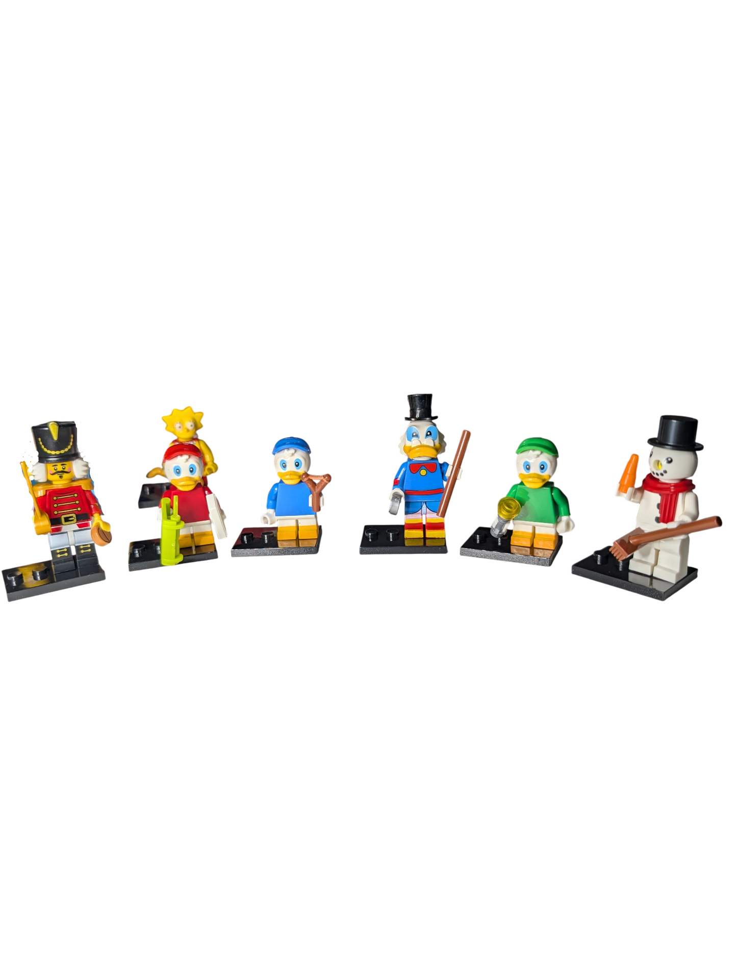 6 Deluxe Random Christmas Crackers with Disney Themed Minifigures, Kids Party Crackers with SNAPS!